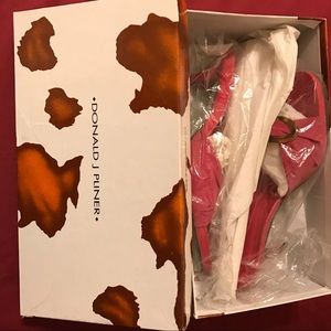 Brand new Donald J Pliner slide. Made in Spain